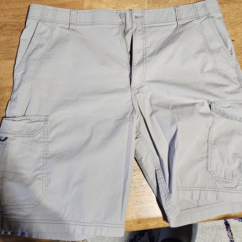 Lee Extreme Motion Flex Men's Cargo Shorts Size 42 In Stone Color